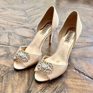 Badgley Mischka Tan Crystal Embellished Heels.  Size 8.5.  Very good condition.